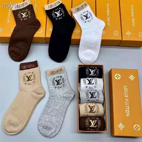 LOUIS VUITTON SOCKS – LVSS19