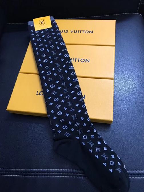 LOUIS VUITTON SOCKS – LVSS08